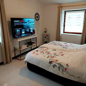  Apartment 2-zimmer-ferienwohnung Mit Neuer Küche, Netflix, Garten Und Laufband